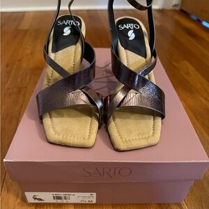 New in Box Franco Sarto AReily Women's Metallic Sandals 7 1/2
